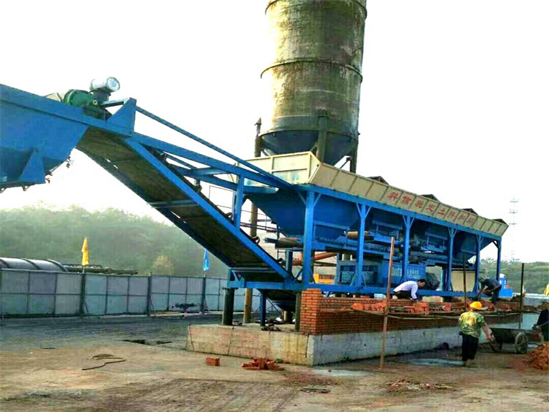 小型移動式水穩(wěn)機，300型水穩(wěn)站廠家型號規(guī)格參數(shù)介紹，可以選！