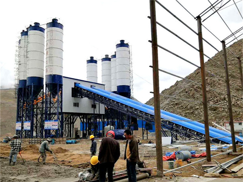 橋梁建設(shè)用的混凝土攪拌站設(shè)備，大型120工程商砼攪拌站廠家